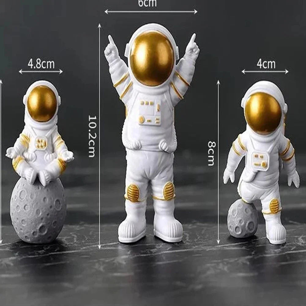 4 pcs Astronaut Figure Statue Figurine Spaceman Sculpture Educational Toy