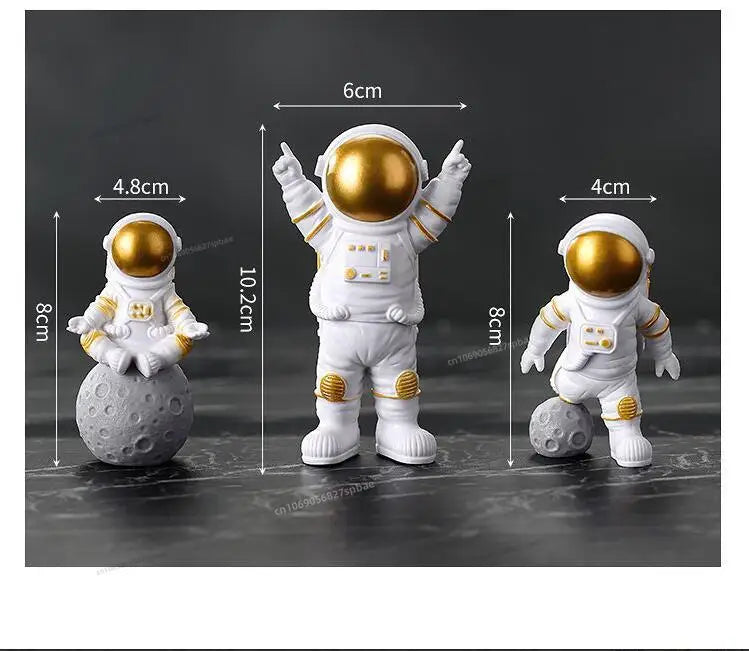 4 pcs Astronaut Figure Statue Figurine Spaceman Sculpture Educational Toy